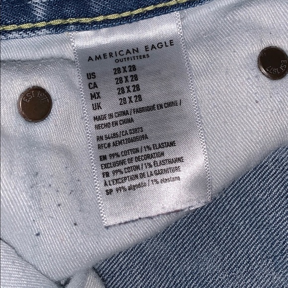 American eagle light blue washed denim jeans. - Picture 3 of 3